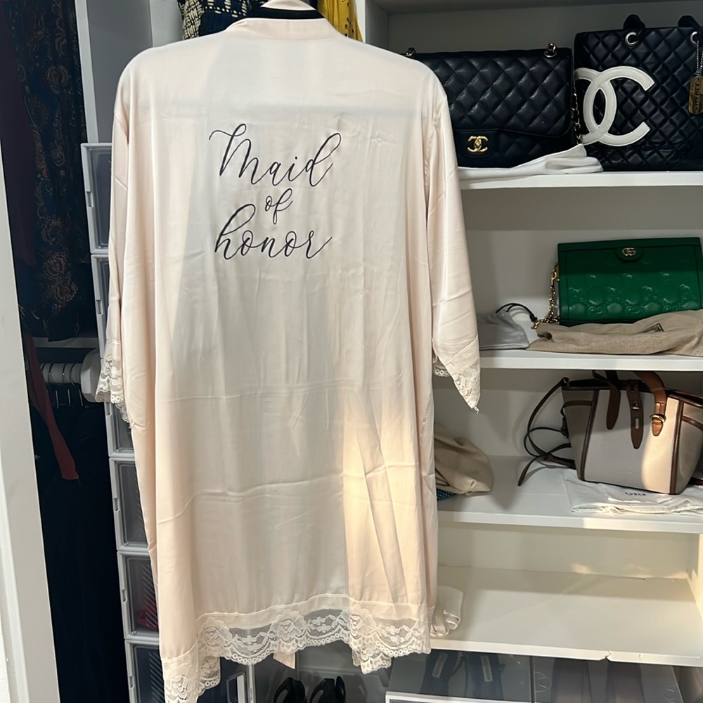 New Maid of Honor 💍 Robe